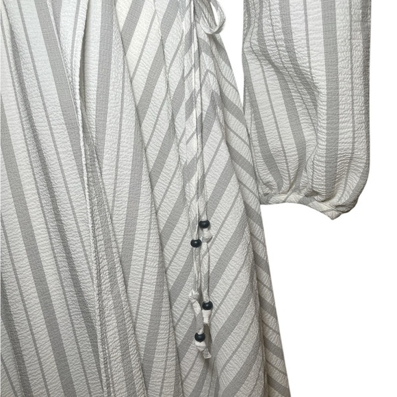 Calvin Klein White and Grey Striped Wrap Dress sz 10 - Picture 6 of 6